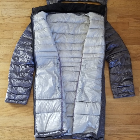 Andrew Marc packable lightweight down jacket - Picture 4 of 8